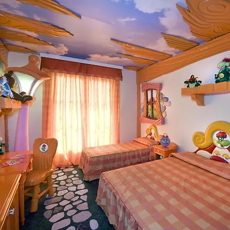 Отель Gardaland Кастельнуово-дель-Гарда