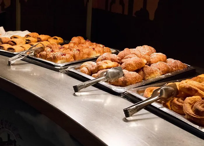 加达兰德度假村 3*